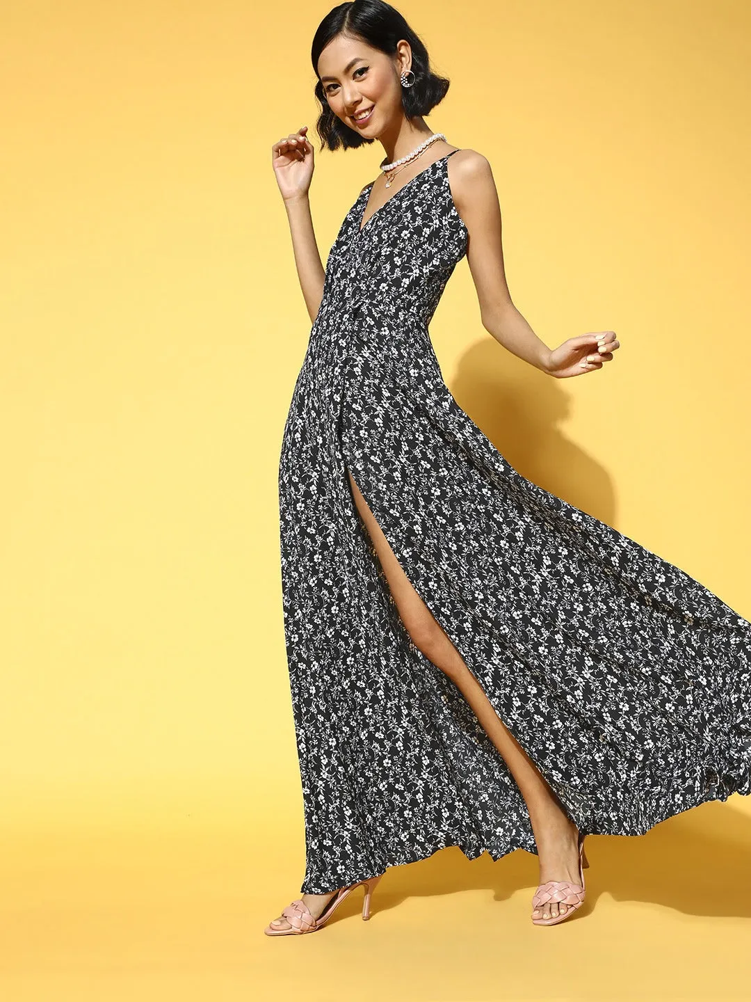 Berrylush Women Black Floral Printed V-Neck Thigh-Slit Maxi Dress