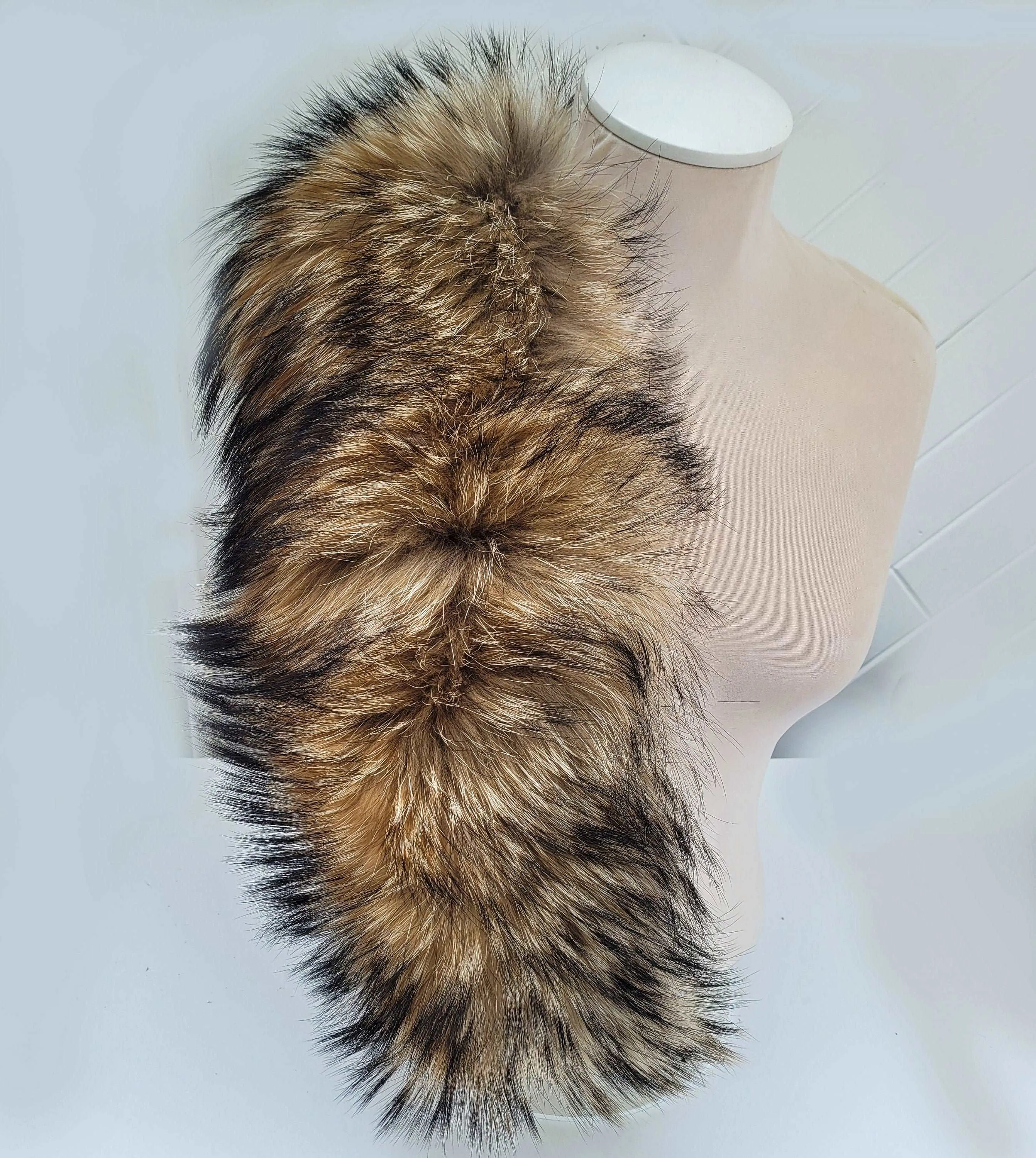 BY ORDER XXL Extra Large Finnish Raccoon Fur Collar, Fur Trim Hoodie, Raccoon Fur Collar, Fur Scarf, Fur Ruff, Raccoon Fur Hood, 70 cm