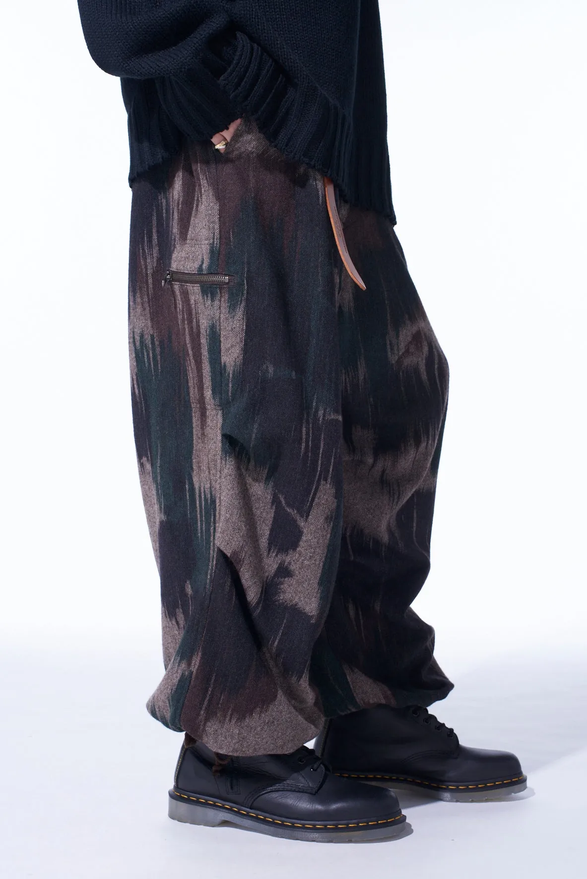 CAMOUFLAGE TWEED KNEE TUCK WIDE PANTS