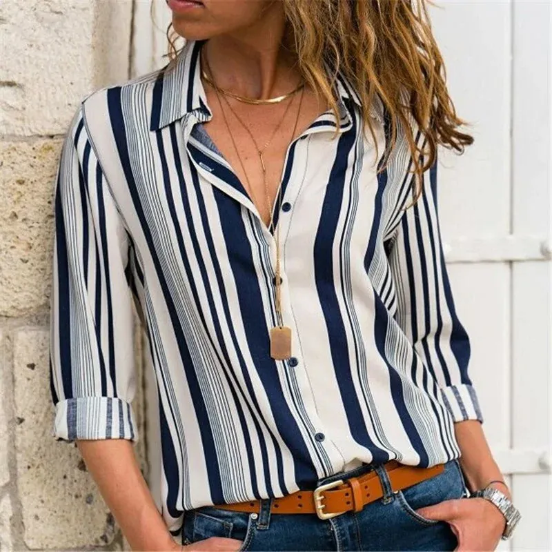 Flowy, classic, long-sleeve blouse, super versatile