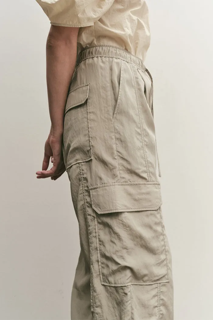 LIGHTWEIGHT CARGO PANTS SIZE XS & L