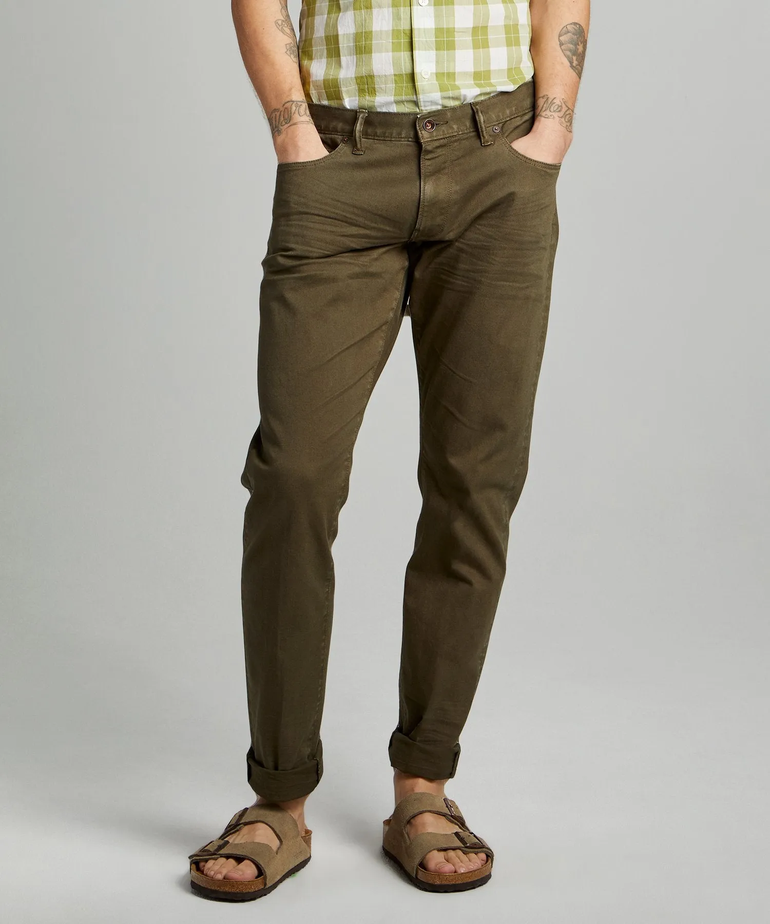 Slim Fit 5-Pocket Garment-Dyed Stretch Twill in Olive